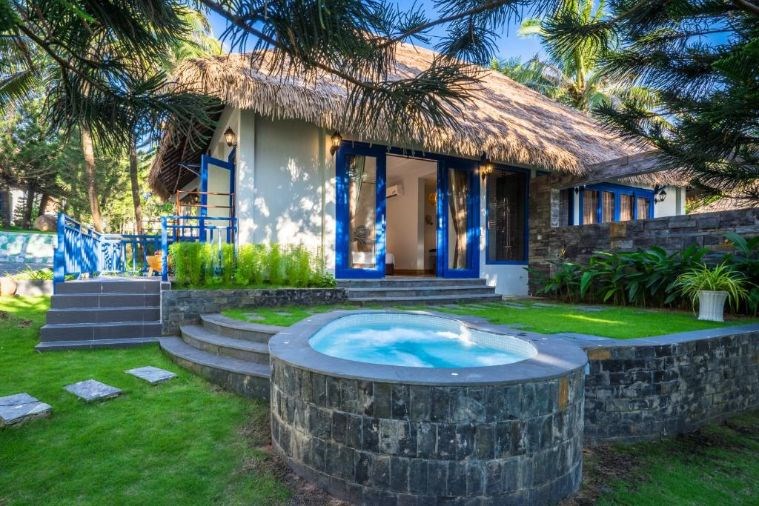 Bungalow with Jacuzzi